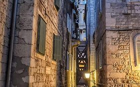 Largo Apartment In The Heart Of Diocletian Palace