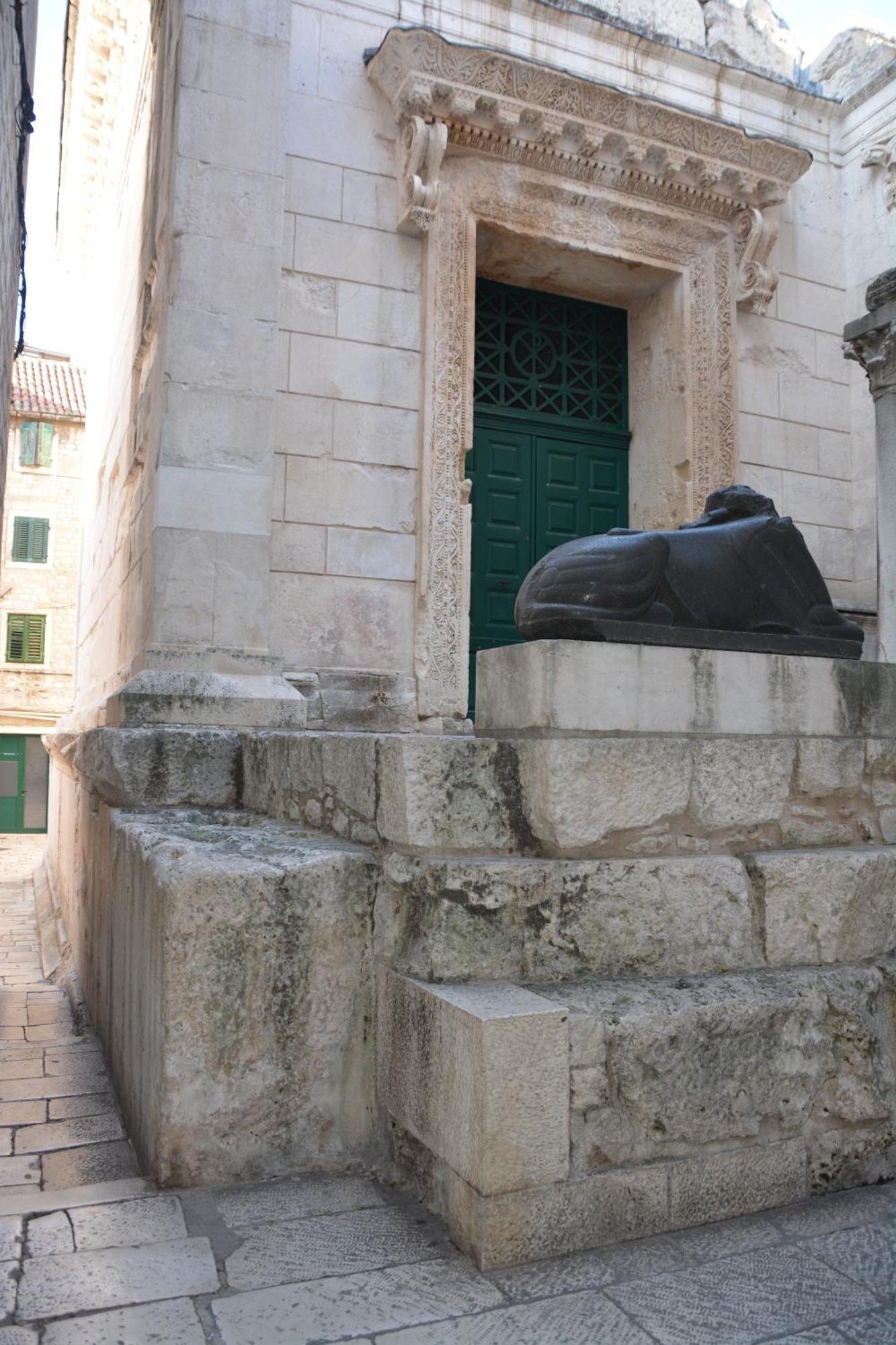 Largo Apartment In The Heart Of Diocletian Palace Split Exterior photo
